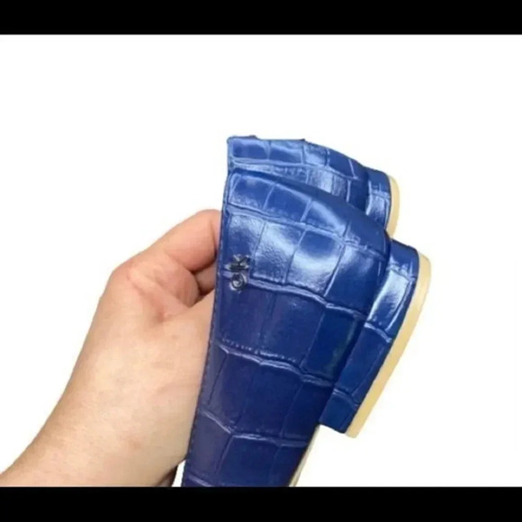 Calvin Klein leather flats NWOBOX - Picture 3 of 9